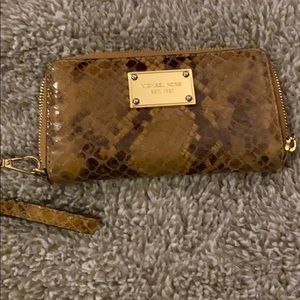 Michael kors wallet